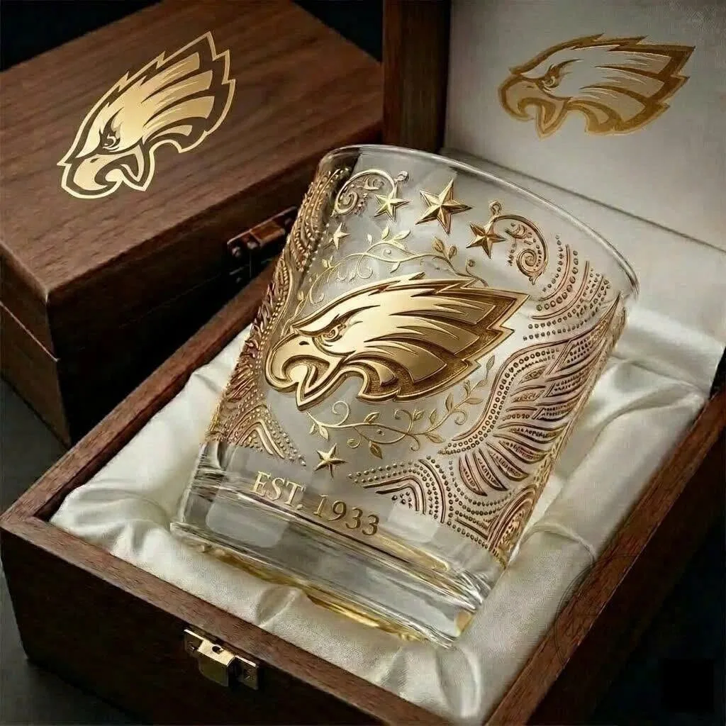 Philadelphia Eagles Gold Team Logo Engraved Whiskey Glass with Wooden Box